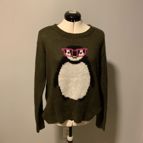 Rewind Sweaters - Adorable Rewind olive penguin knit sweater, Sz L
